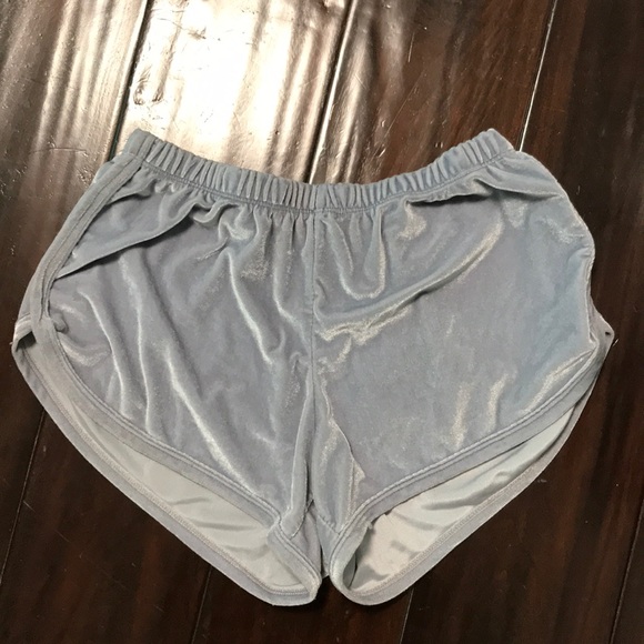 Brandy Melville Summer Bundle - Picture 4 of 6